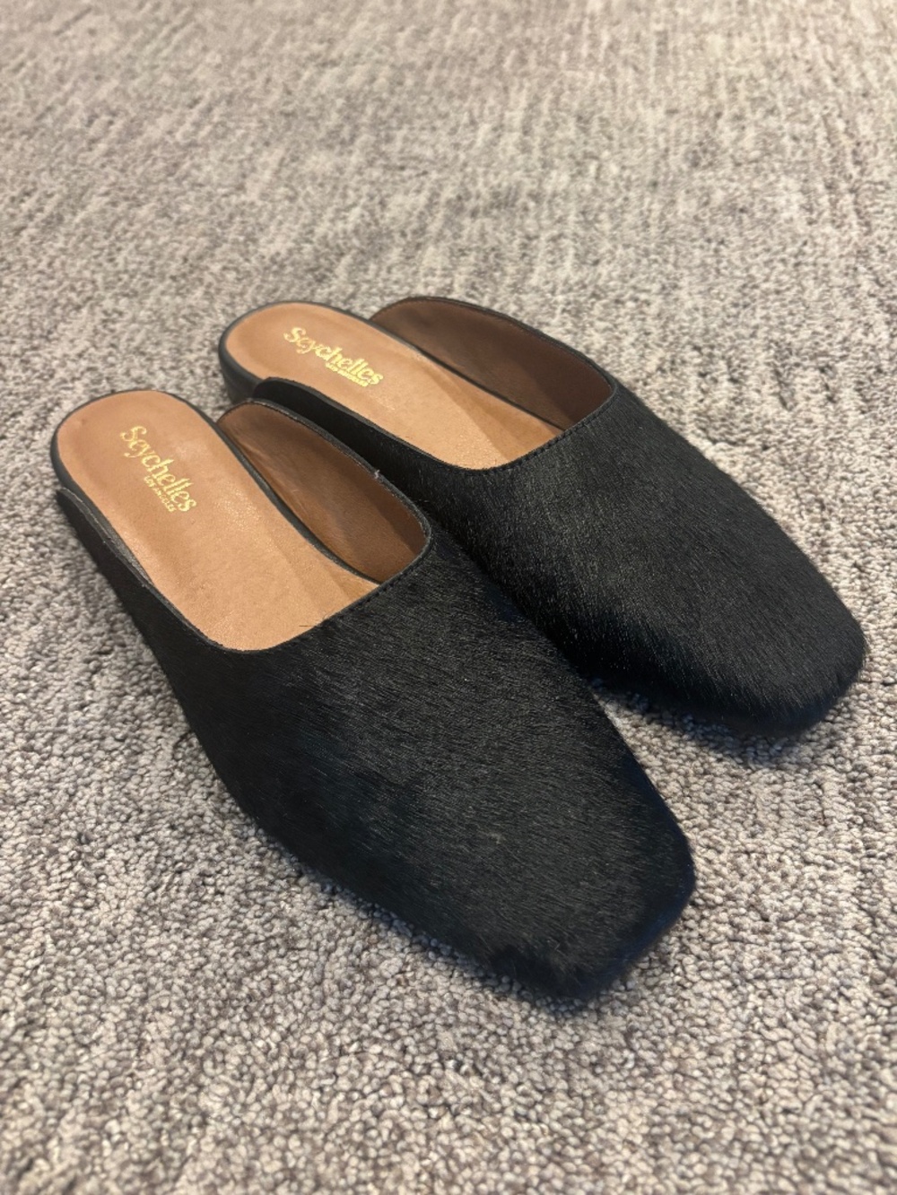 Seychelles Prim & Proper Mules - Black